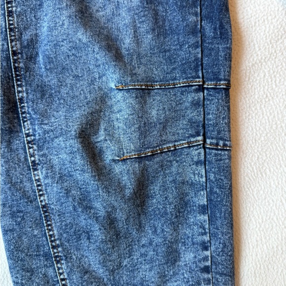 Amazon Blue Straight Leg Jeans - Picture 4 of 5